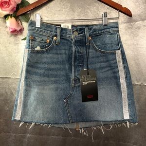 NWT LEVI’S Deconstructed button fly denim Mini Skirt size 24 raw hem no stretch